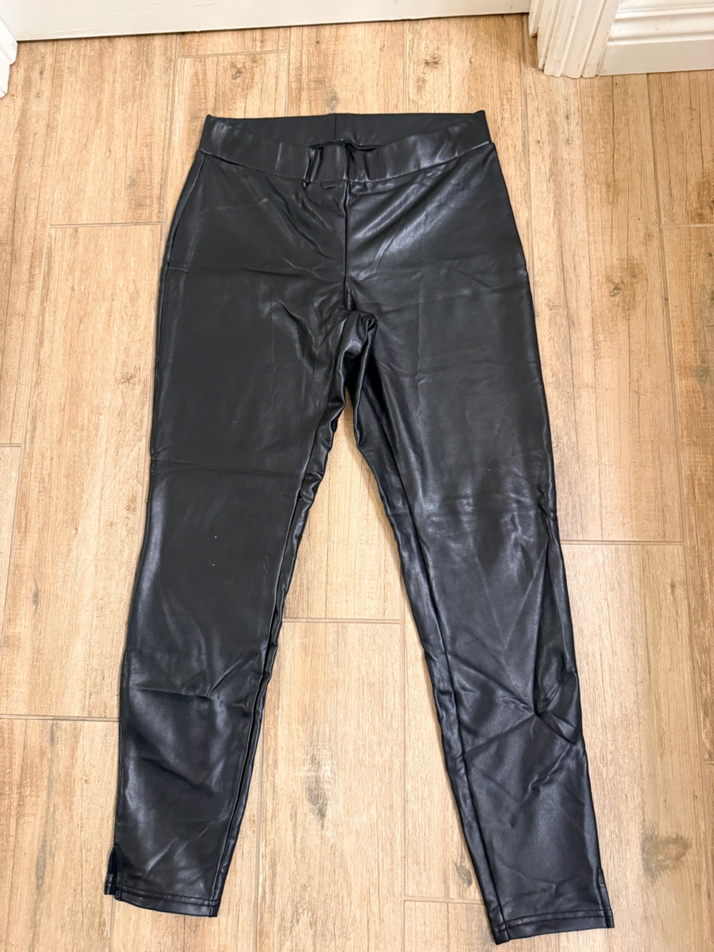 HUE Black Faux Leather Leggings